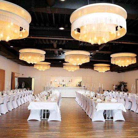 Aircraft Hotel & Events Neuhausen ob Eck Exterior photo