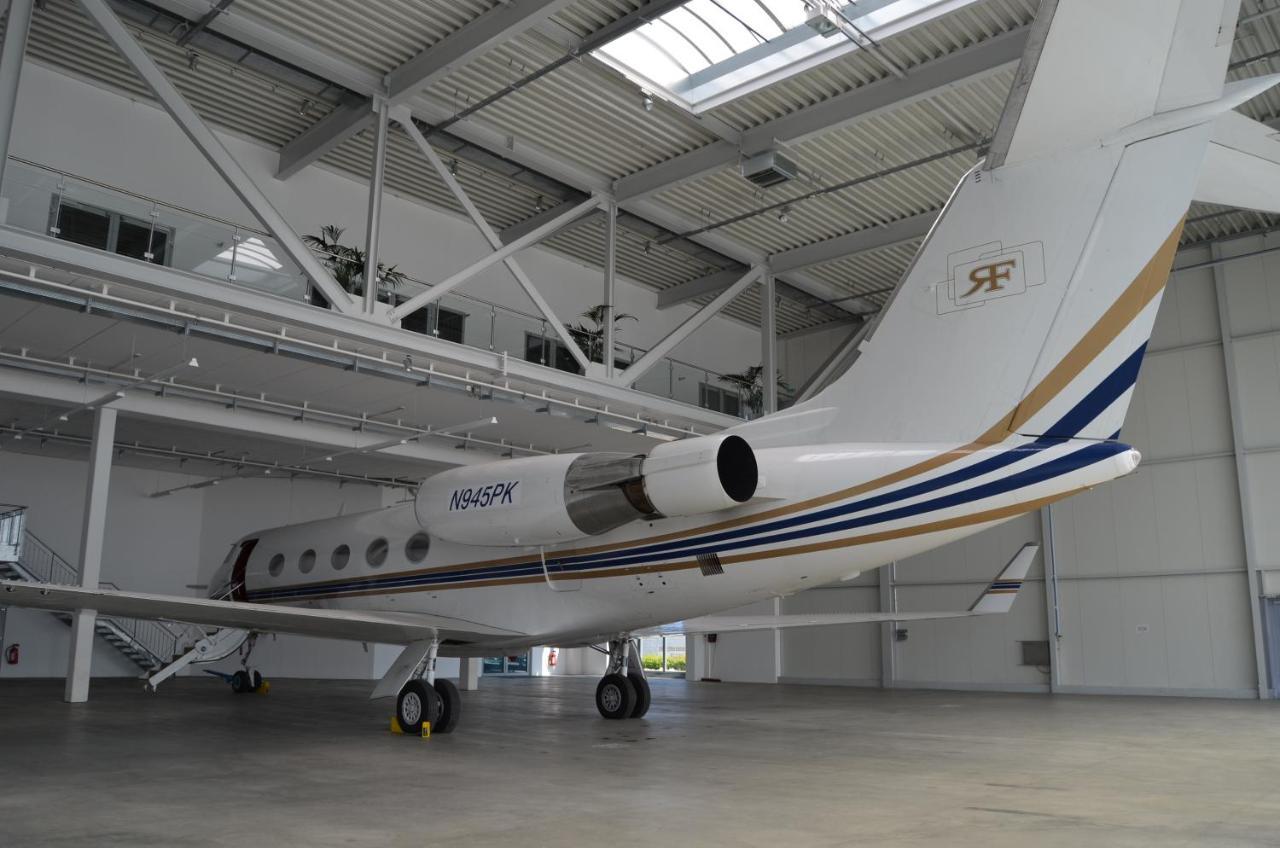 Aircraft Hotel & Events Neuhausen ob Eck Exterior photo
